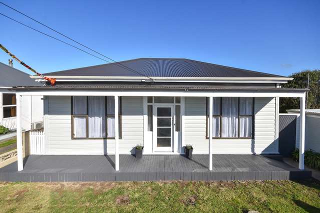 Villa Living by the Beach