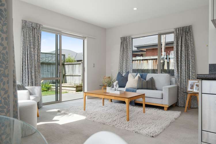 6 Streamside Court_1