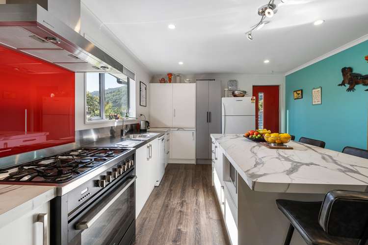 33 Wairau Road Picton_11