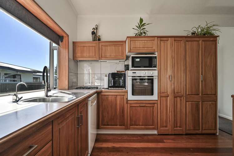 812 Lawrence Street Akina_2