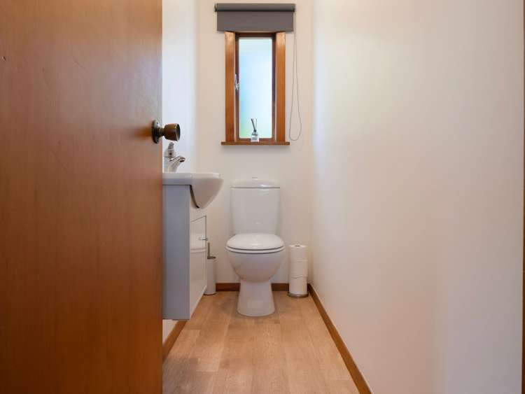 63 Moffat Drive Lincoln_21