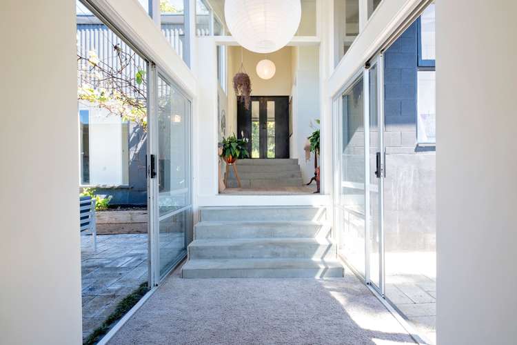 14 Ballantyne Place Poraiti_1