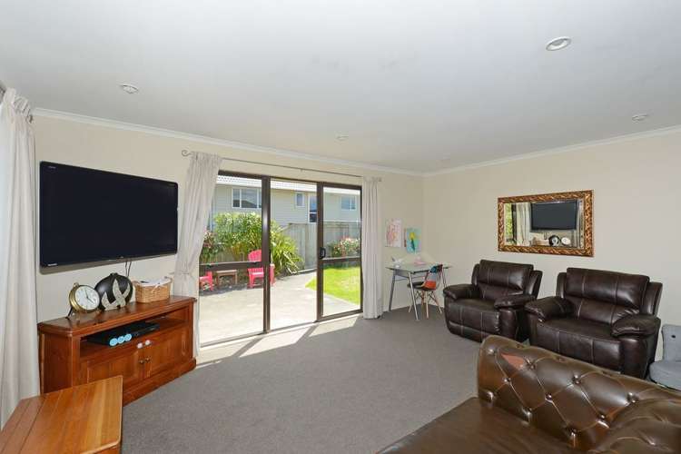 18 Ronald Scott Grove Riverstone Terraces_4