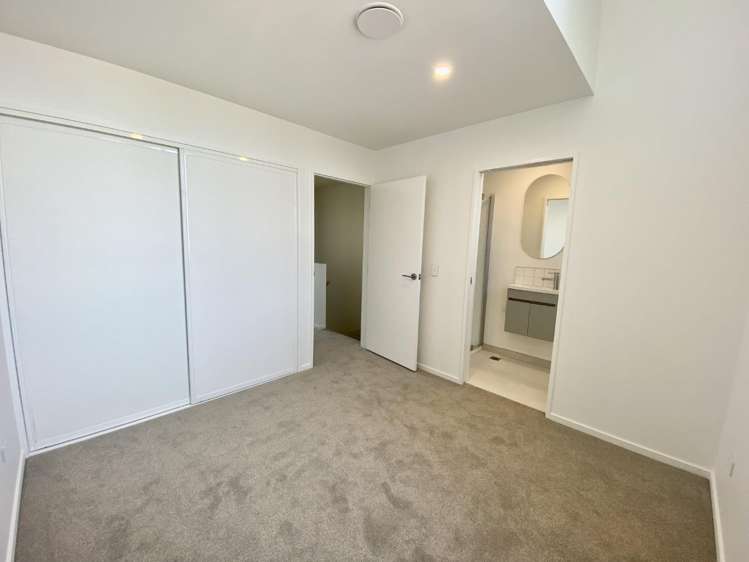 8/2 Hammond Place 10222_11