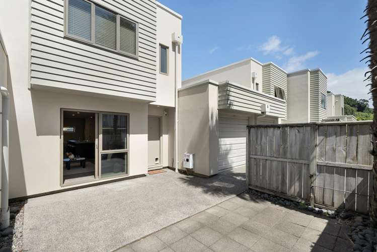 58/21 Hunters Park Drive Three Kings_13