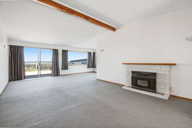 29 Roberts Road Matakatia_2