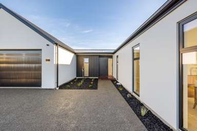 43 Bridgehampton Drive_2