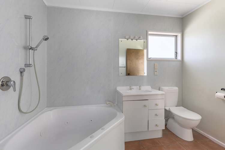 4 Aramoana Place Maupuia_16