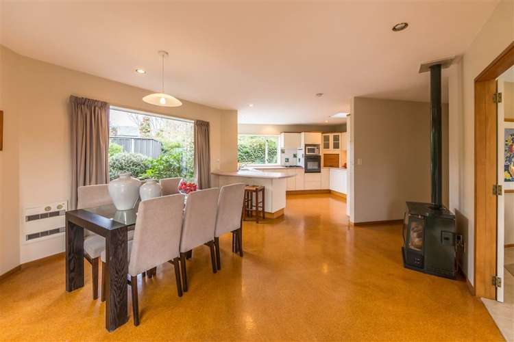 2/32a Bryndwr Road Fendalton_5