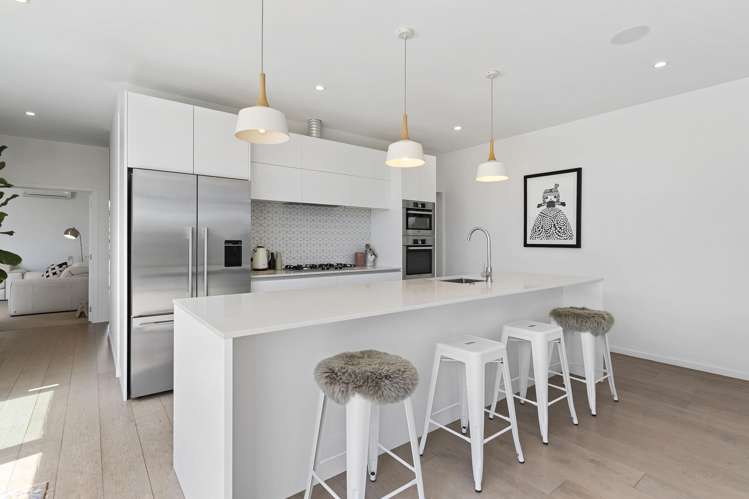 32 Defender Crescent Beachlands_10