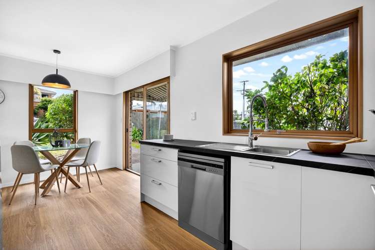 1/10 Manuka Road Glenfield_5