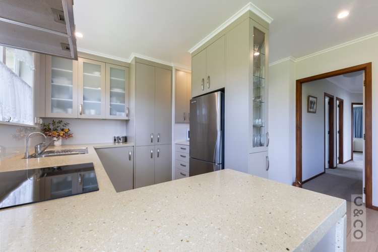 8 Hanham Road Kumeu_24