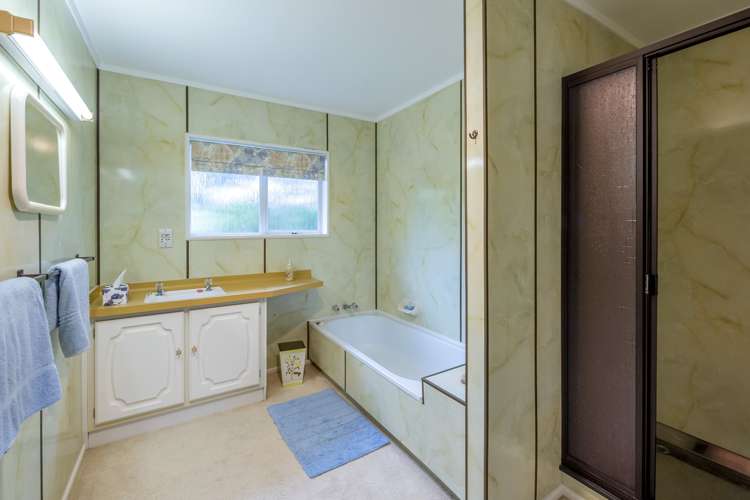 17 Awanui Drive Waikanae_16