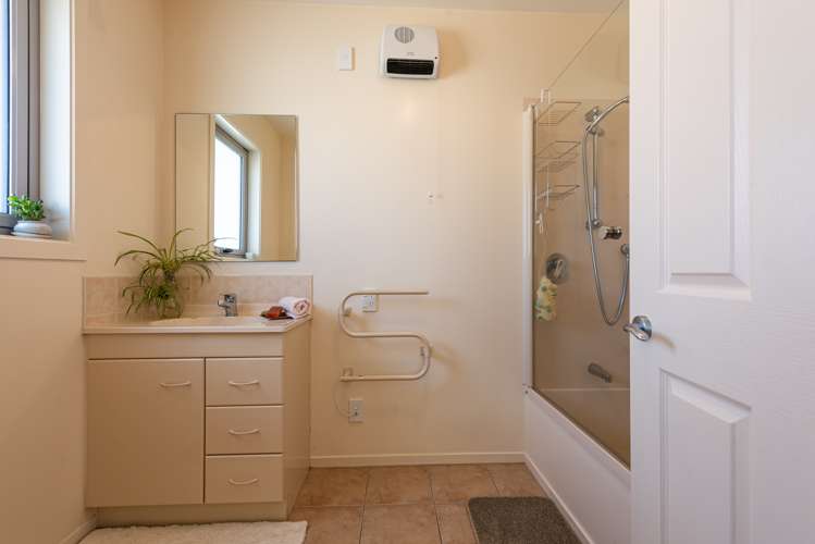 6 Black Pine Road Woodridge_17