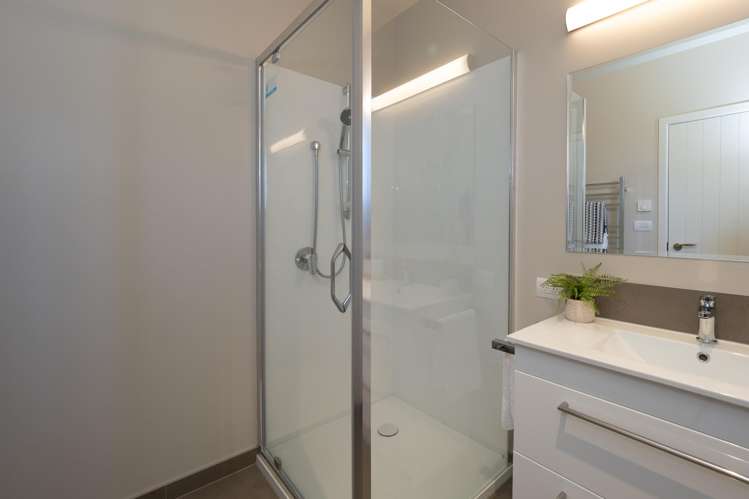1 Beauvais Place Allenton_13