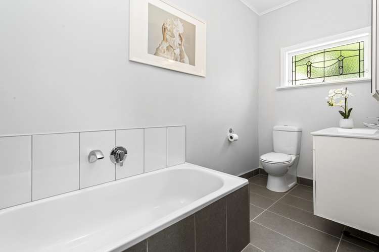 6 Berwick Grove Seatoun_17