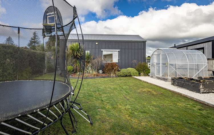 6 Wineberry Lane Ohakune_21