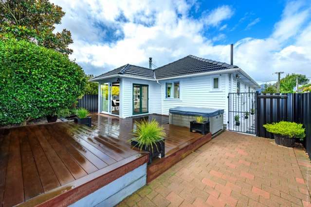 * UNDER OFFER * Dream Starter