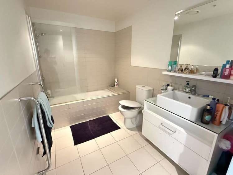 1304/30 Beach Road City Centre_11