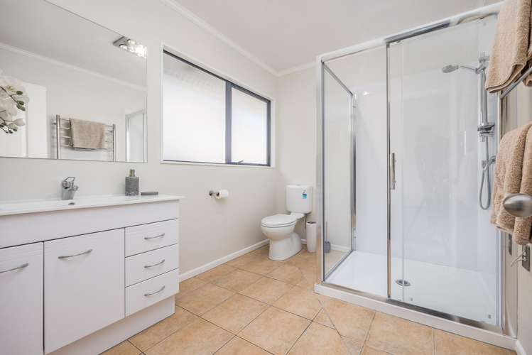 139 Roberta Crescent Orewa_17