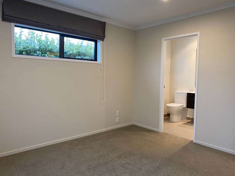 8 Barcliff Terrace Gulf Harbour_9