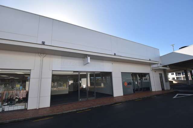 91M² RETAIL OR OFFICE SPACE IN BOTANY JUNCTION 