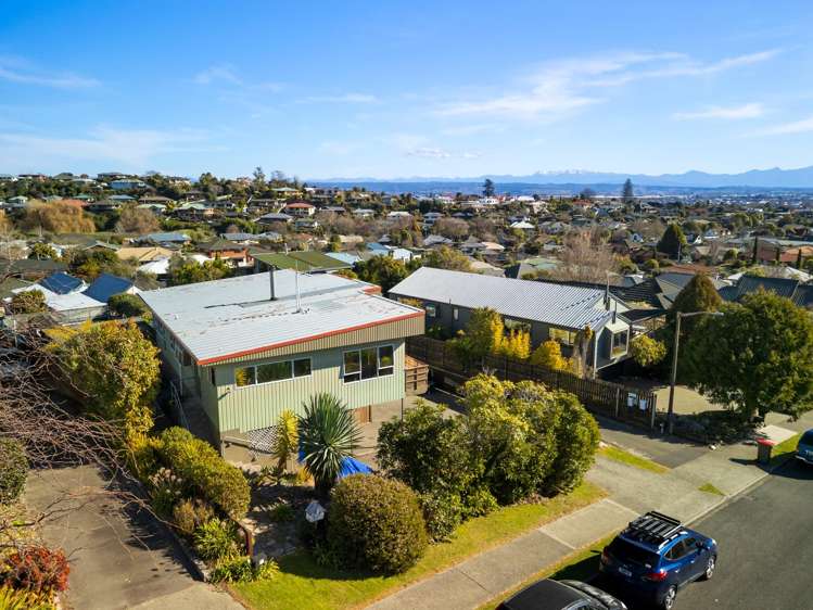 9 Farnham Drive Richmond_24