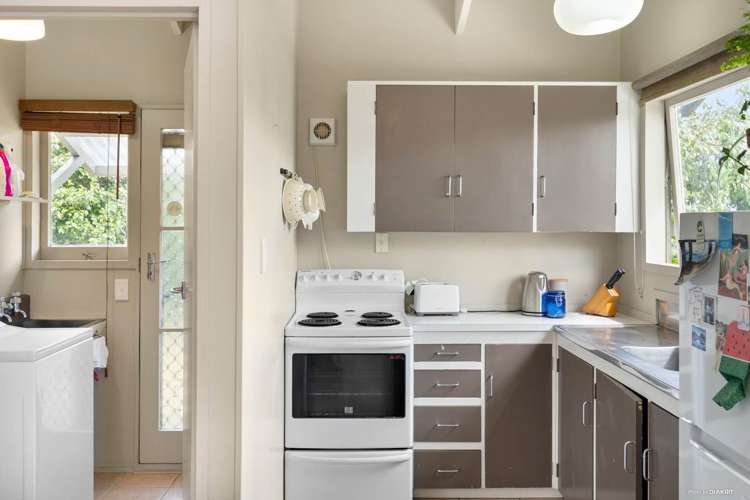 2/1a Yeovil Road Te Atatu Peninsula_7