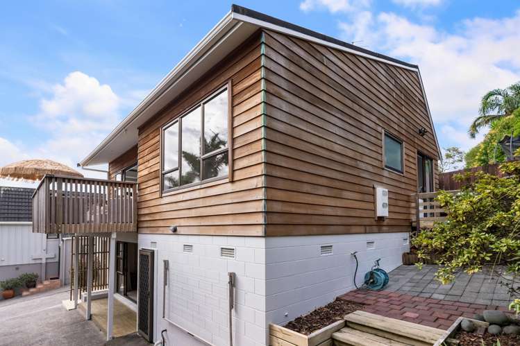 2/3 Whitby Crescent Mairangi Bay_30