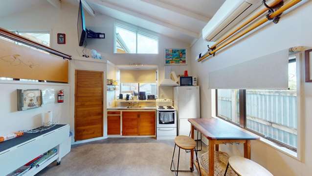 27 Mowhanau Drive 11473_1