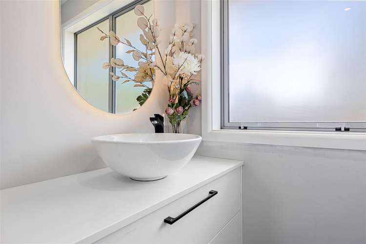 714 Harewood Road Harewood_13