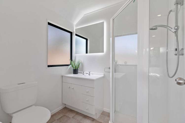 19 Lasque Place Glen Eden_16