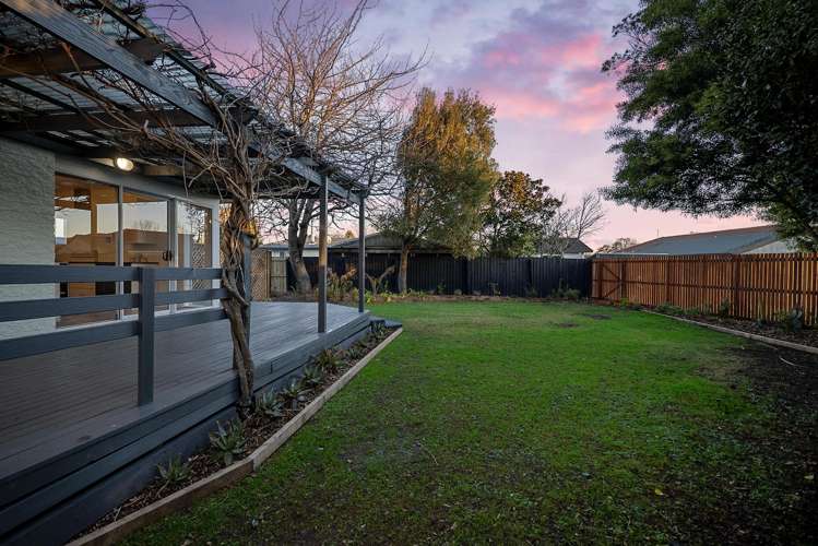 15 Denniston Crescent Redwood_14