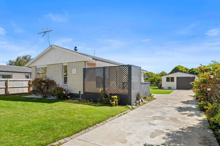 31 Denniston Crescent Redwood_12