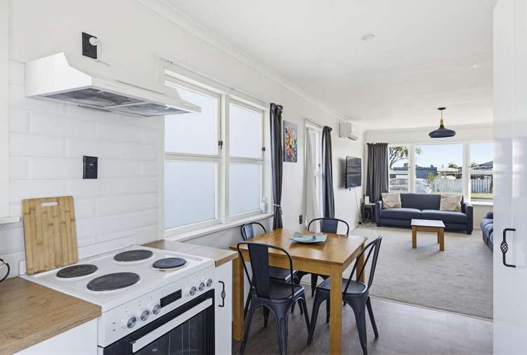 32 Queenwood Road Levin_2