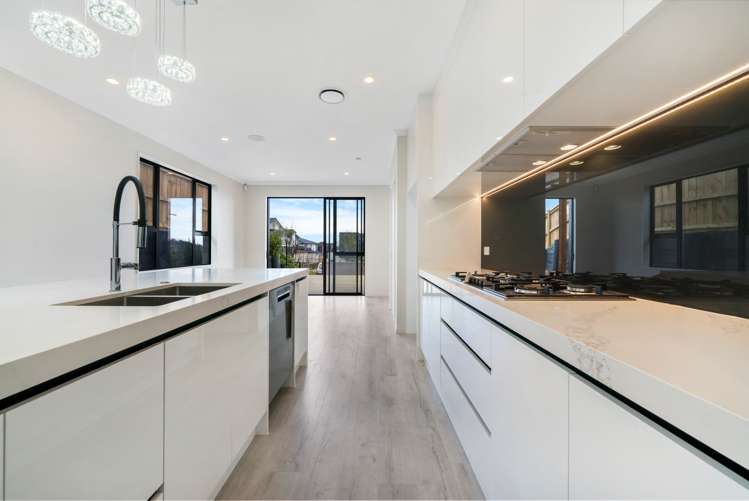 7 Bremner Ridge Street Flat Bush_8