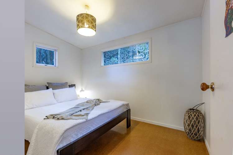 122 Garden Road Piha_12