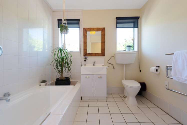 91 Thurleigh Grove Karori_15