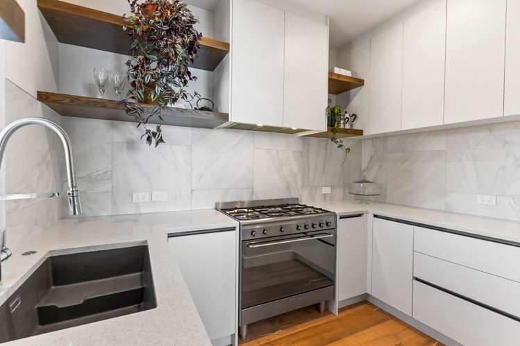 236 Vipond Road Stanmore Bay_5