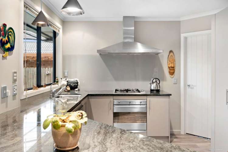 36 Ploughmans Avenue Pukekohe_15