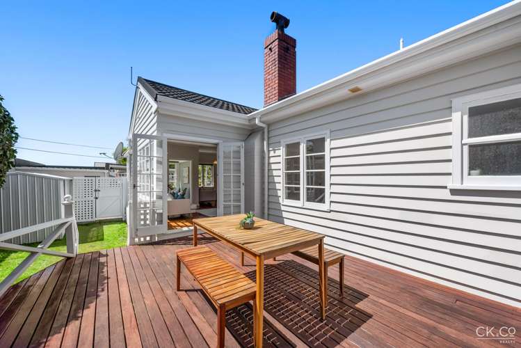 2 Sherwood Street Woburn_16
