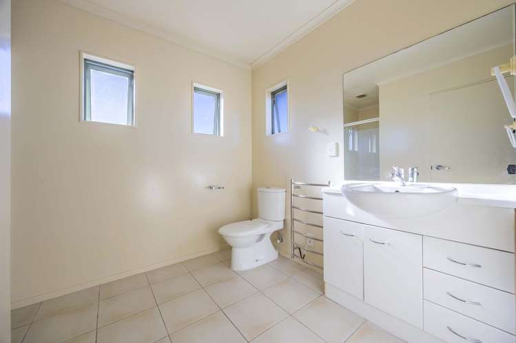10 Clea View Gulf Harbour_11