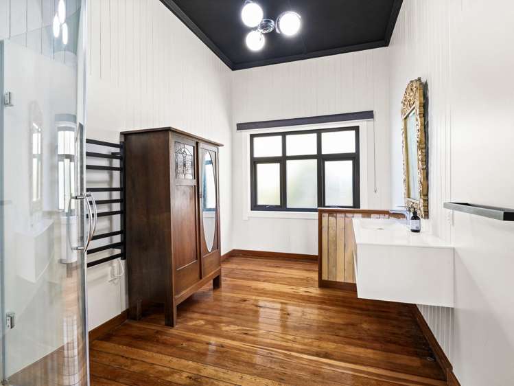 2 Wood Street Kaka Point_8