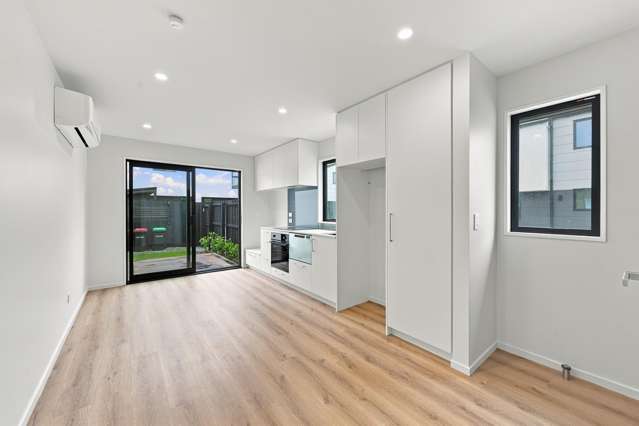 2/15 Silvester Street Woolston_2