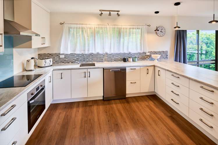 8 Dunleith Grove Silverstream_5