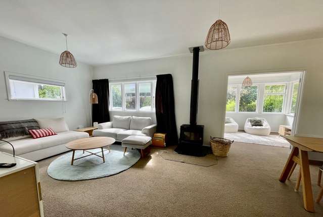 24 Queens Road Waikanae Beach_2