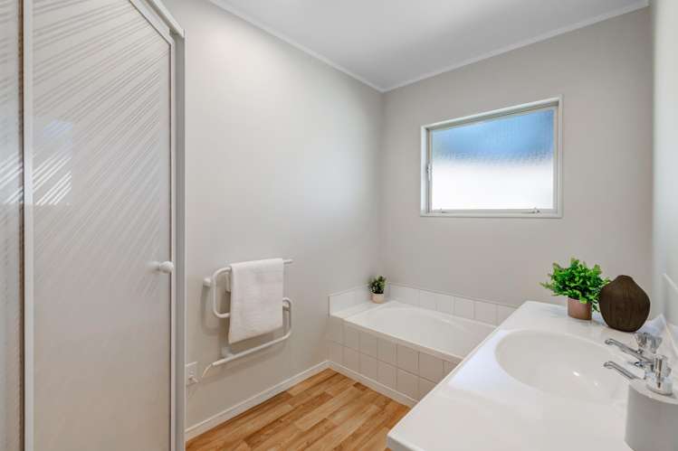 14 Greta Place Stanmore Bay_11