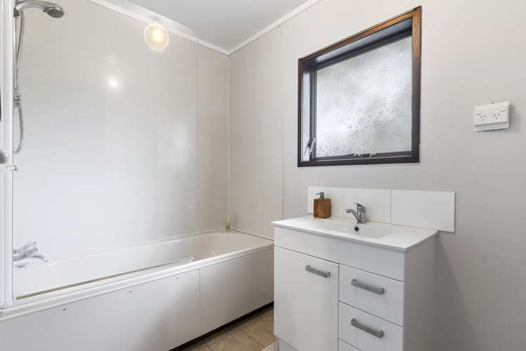 2/230 Rangatira Road Beach Haven_7