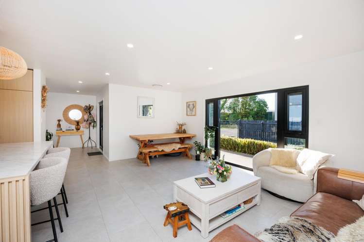 7 Karaka Street Tokomaru_11