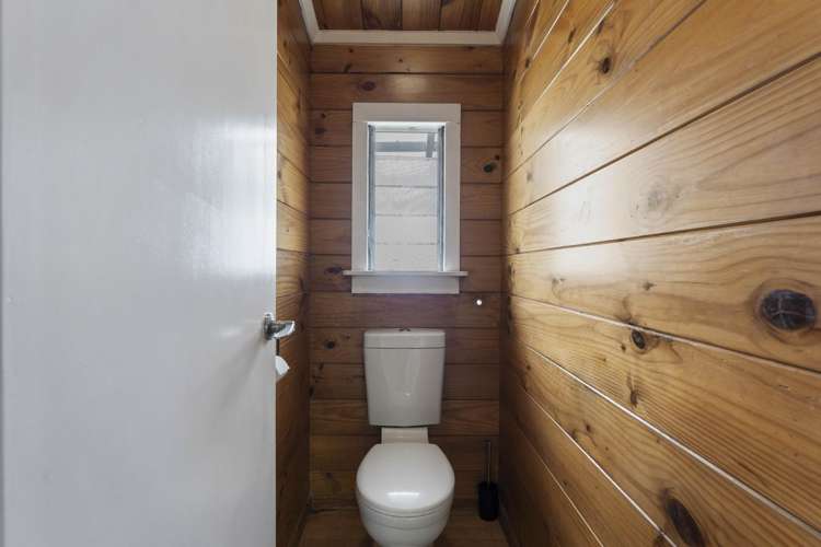 22 Hinemoa Avenue Taupo_16